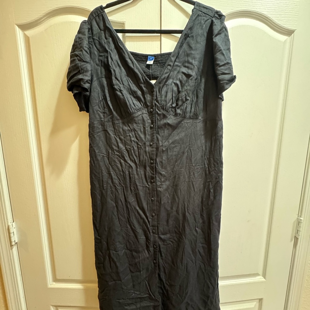 Old Navy Black Button Down Crepe Midi Dress